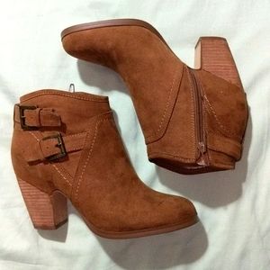 Crown Vintage, Heeled booties, size 7
